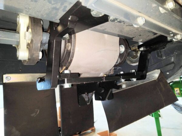 A picture of the underside of a Stalk Stomper for Capello 12 row Diamant.