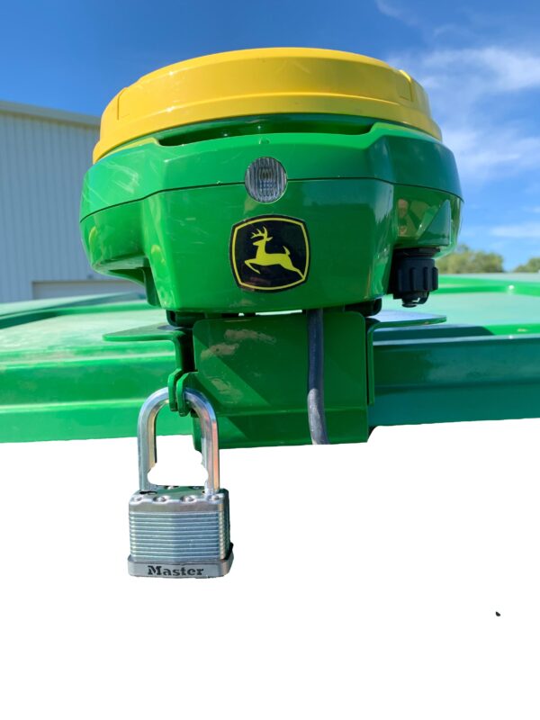 GPS Hinged Globe Lock for John Deere® 7000 series StarFire